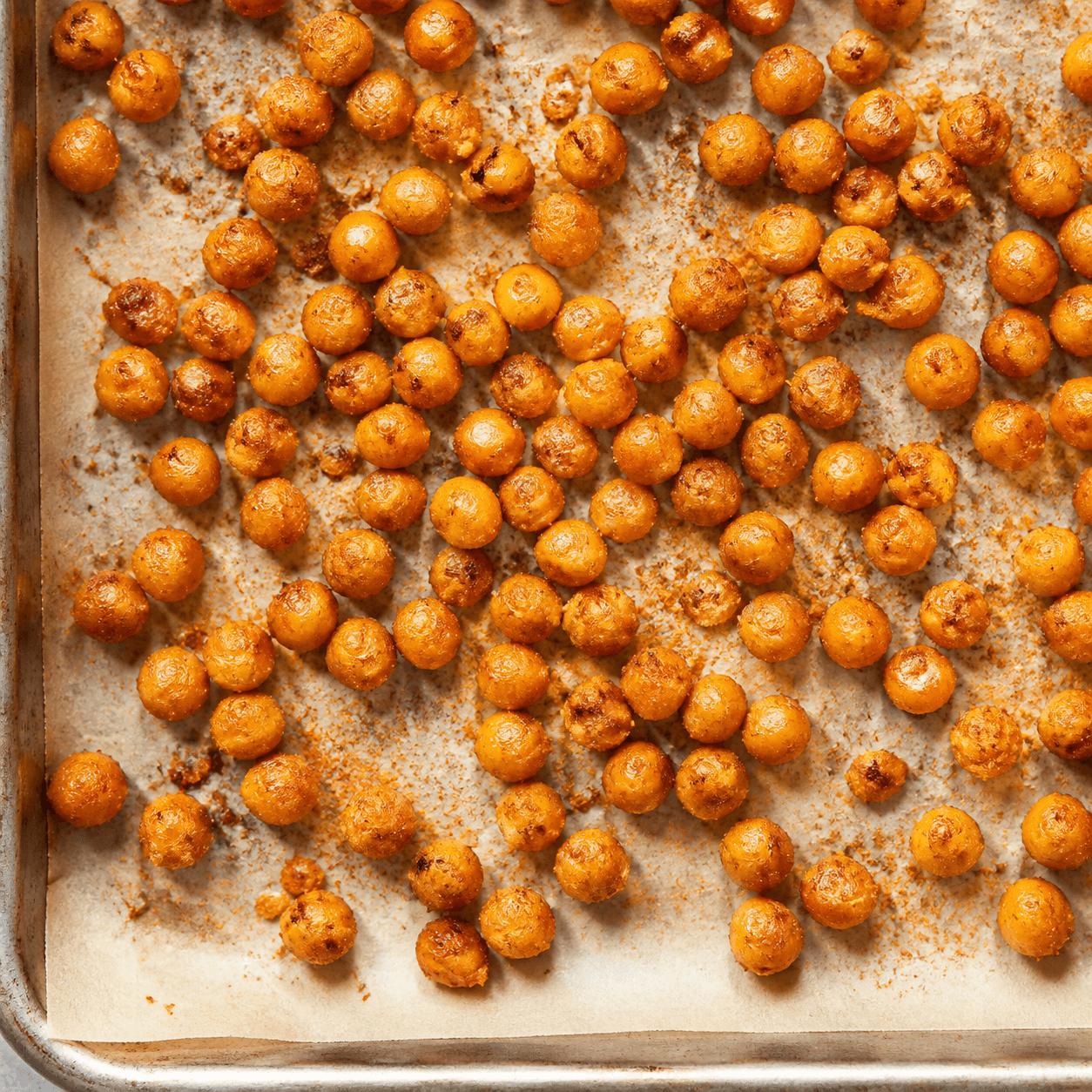 Crispy roasted chickpeas seasoned with paprika
